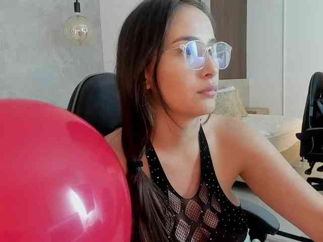 sophia-martinezz webcam
