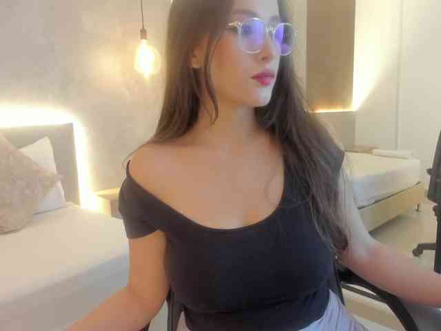 sophia-martinezz webcam