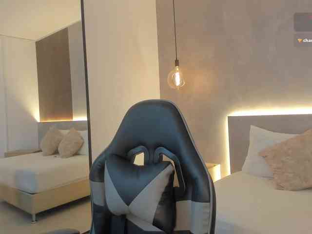 sophia-martinezz webcam