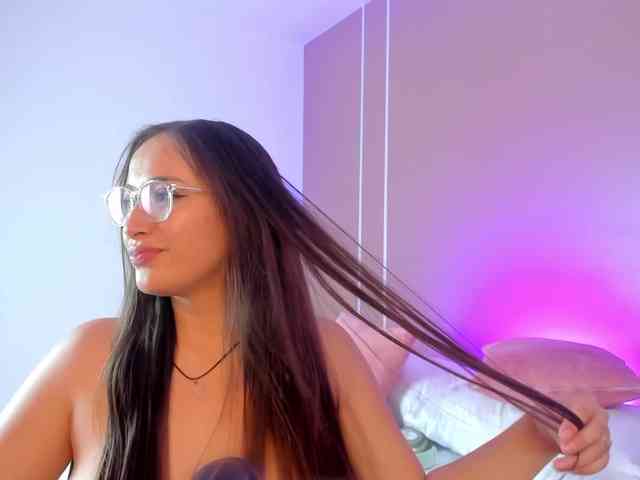 sophia-martinezz webcam
