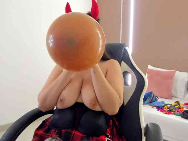 sophia-martinezz webcam