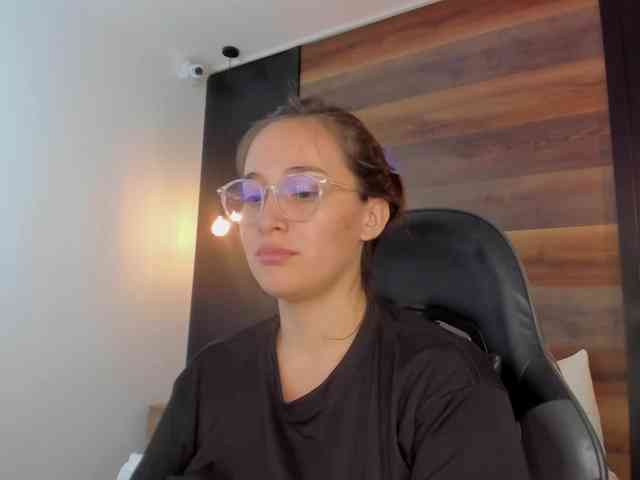 sophia-martinezz webcam