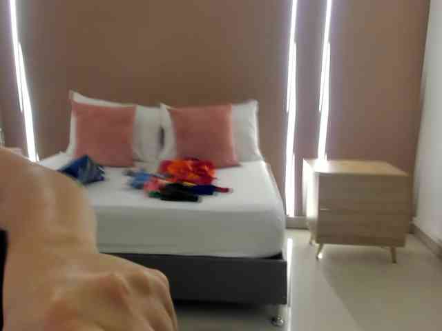 sophia-martinezz webcam