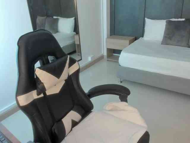 sophia-martinezz webcam