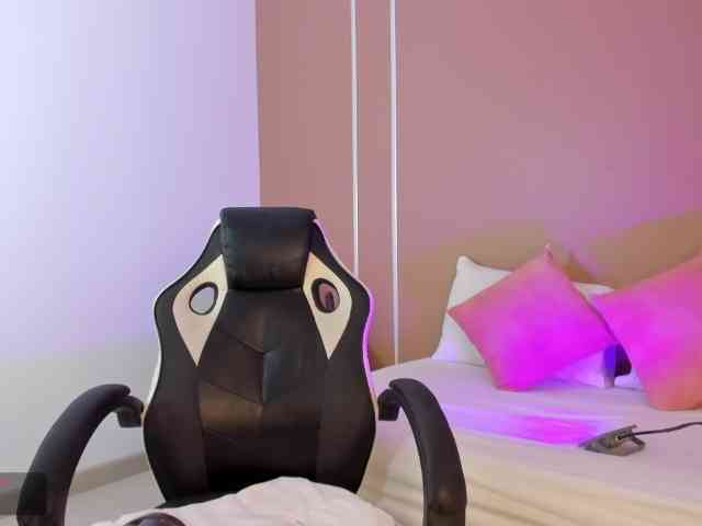 sophia-martinezz webcam