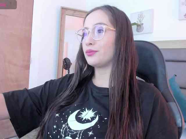 sophia-martinezz webcam