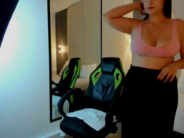 sophia-martinezz webcam