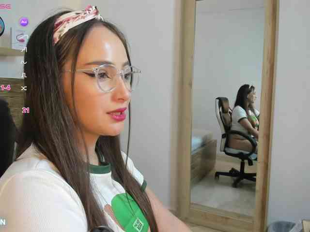 sophia-martinezz webcam