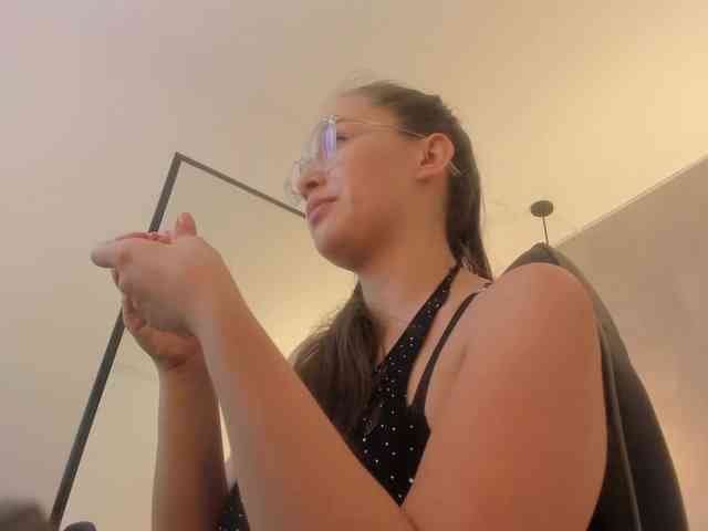 sophia-martinezz webcam