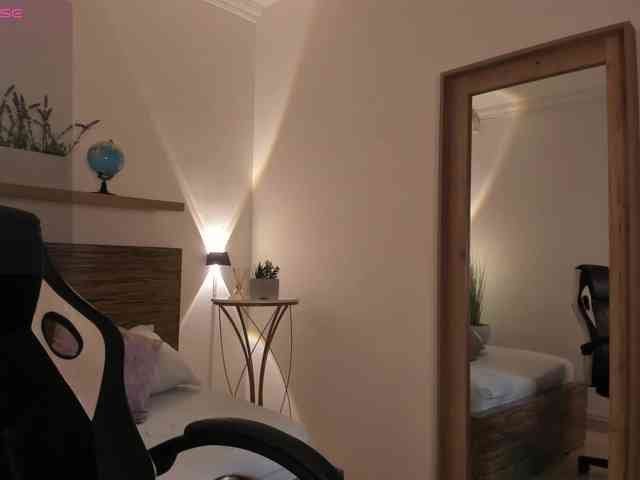 sophia-martinezz webcam