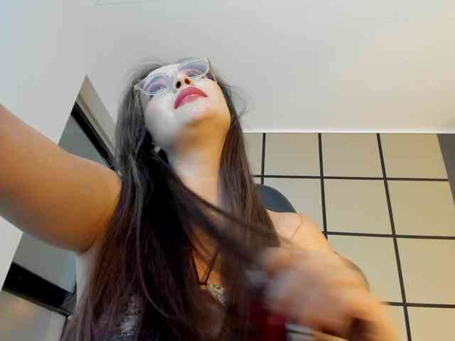 sophia-martinezz webcam