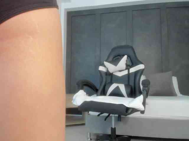 sophia-martinezz webcam