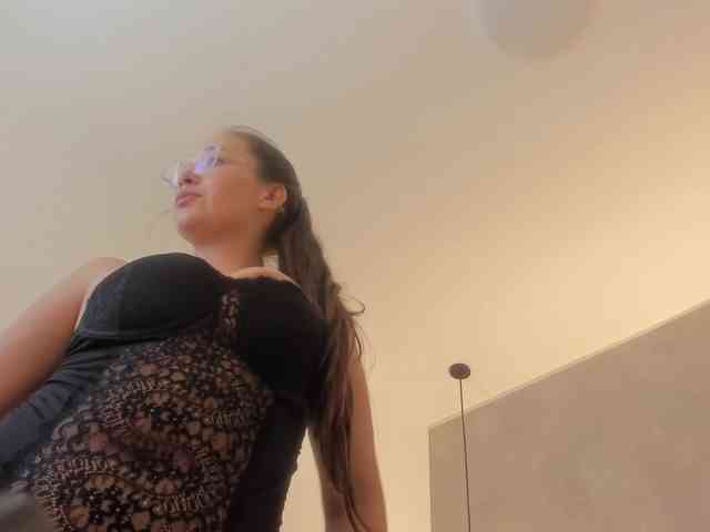 sophia-martinezz webcam