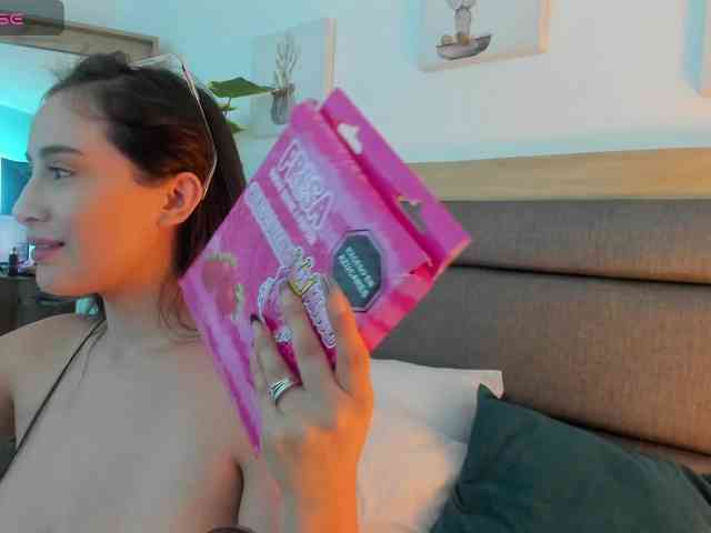 sophia-martinezz webcam