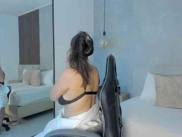 sophia-martinezz webcam