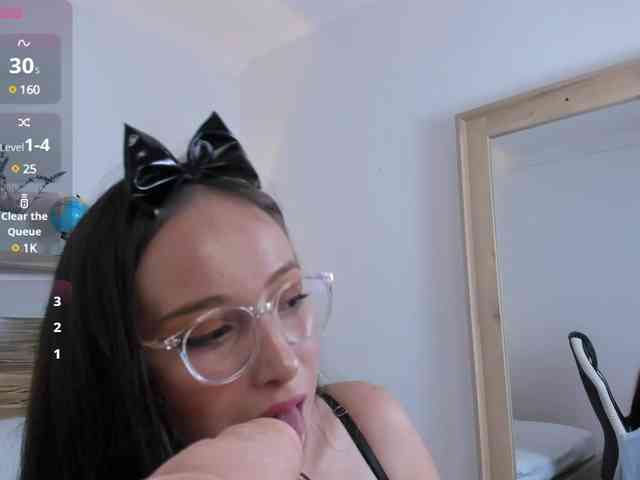 sophia-martinezz webcam