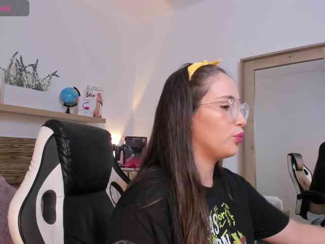sophia-martinezz webcam