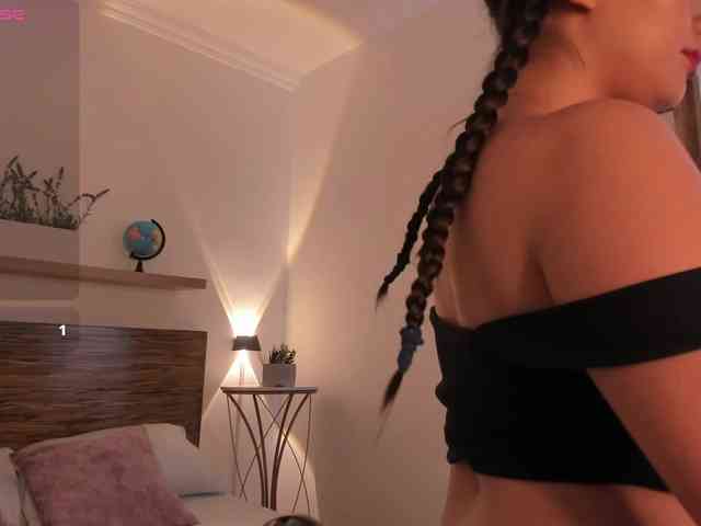 sophia-martinezz webcam