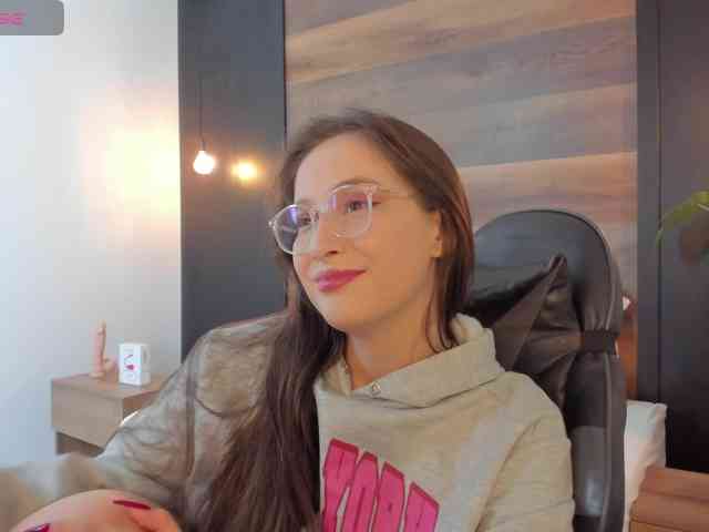 sophia-martinezz webcam