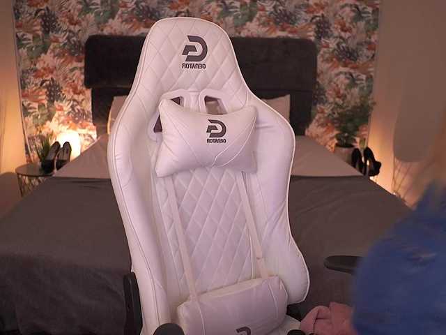 DivineJass's BongaCams show and profile