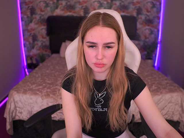 DivineJass's BongaCams show and profile