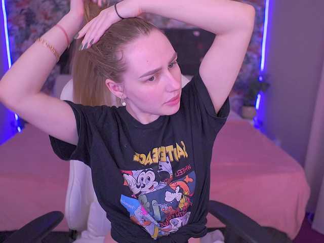 DivineJass's BongaCams show and profile