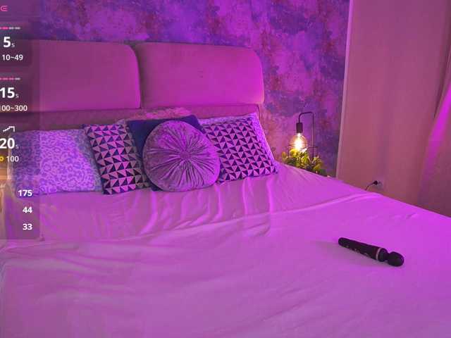 DivineJass's BongaCams show and profile