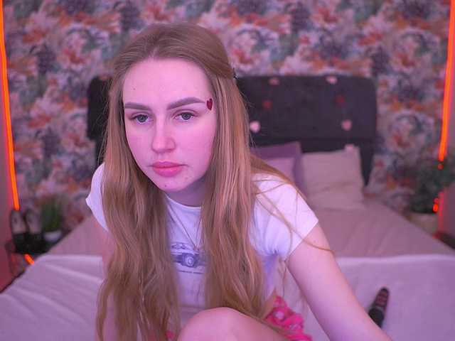 DivineJass's BongaCams show and profile