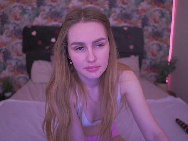 DivineJass's BongaCams show and profile