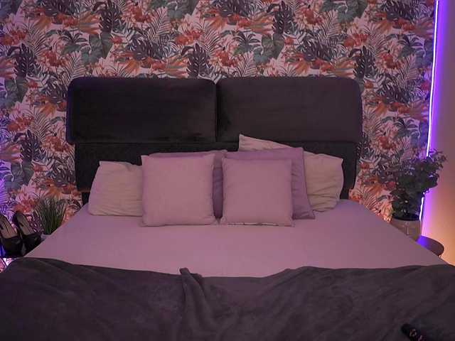 DivineJass's BongaCams show and profile