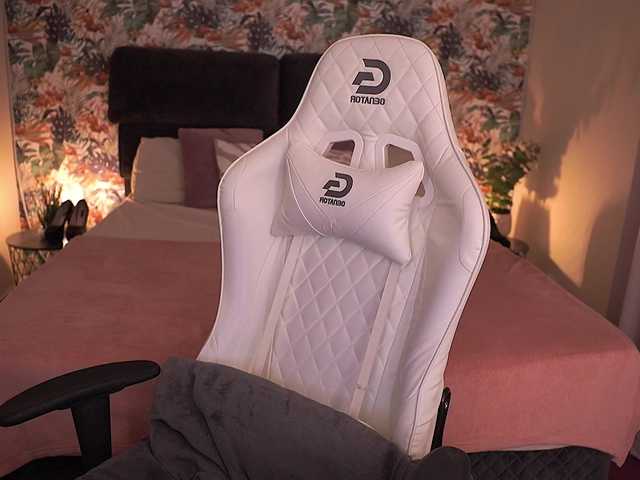 DivineJass's BongaCams show and profile