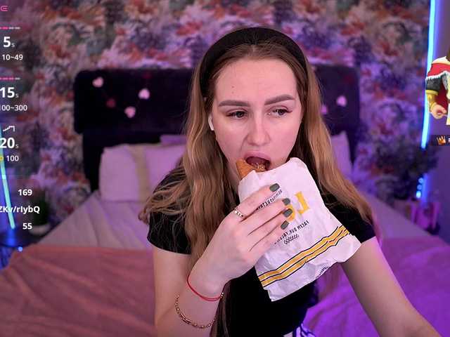 DivineJass's BongaCams show and profile