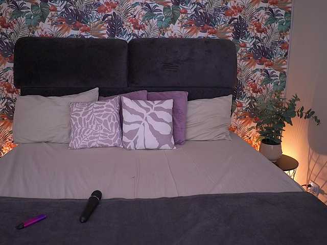 DivineJass's BongaCams show and profile