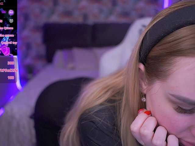 DivineJass's BongaCams show and profile