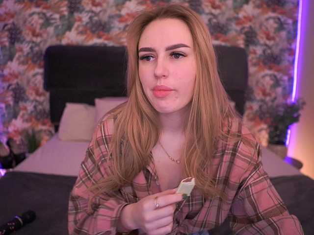 DivineJass's BongaCams show and profile