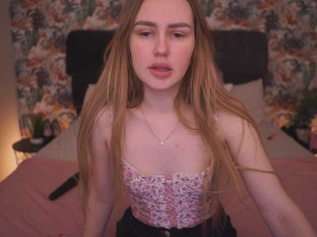 DivineJass's BongaCams show and profile