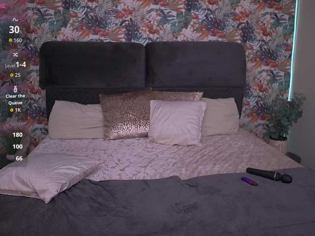 DivineJass's BongaCams show and profile