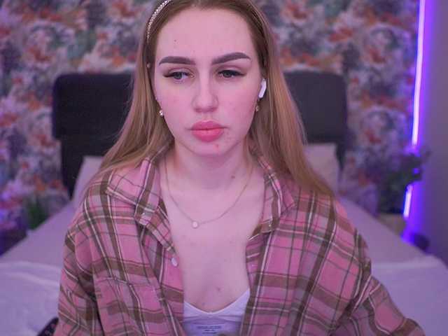 DivineJass's BongaCams show and profile