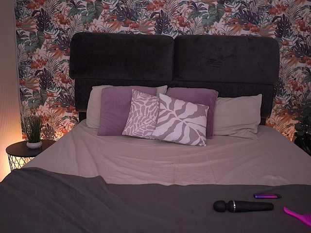 DivineJass's BongaCams show and profile