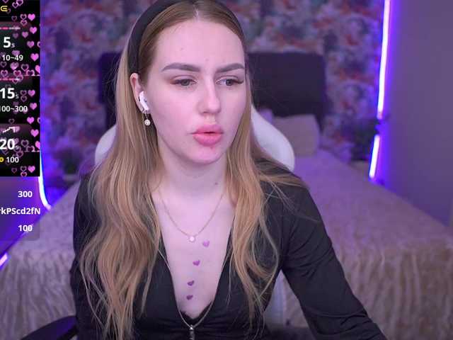 DivineJass's BongaCams show and profile