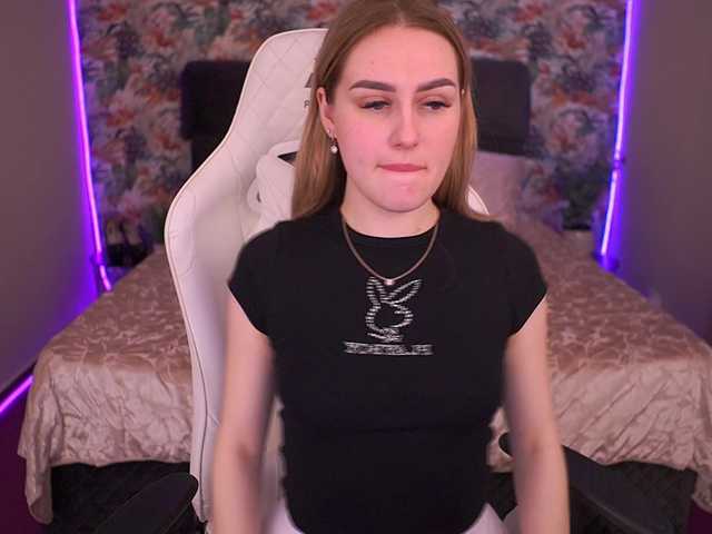 DivineJass's BongaCams show and profile