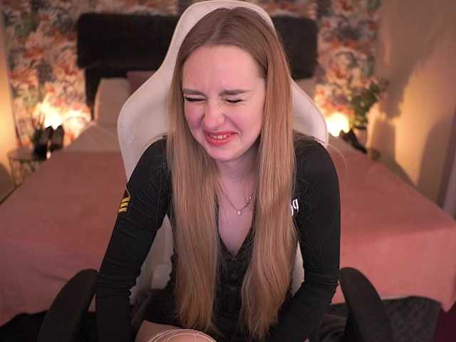 DivineJass's BongaCams show and profile