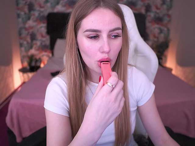 DivineJass's BongaCams show and profile