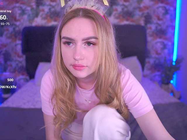 DivineJass's BongaCams show and profile