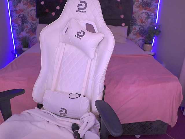 DivineJass's BongaCams show and profile