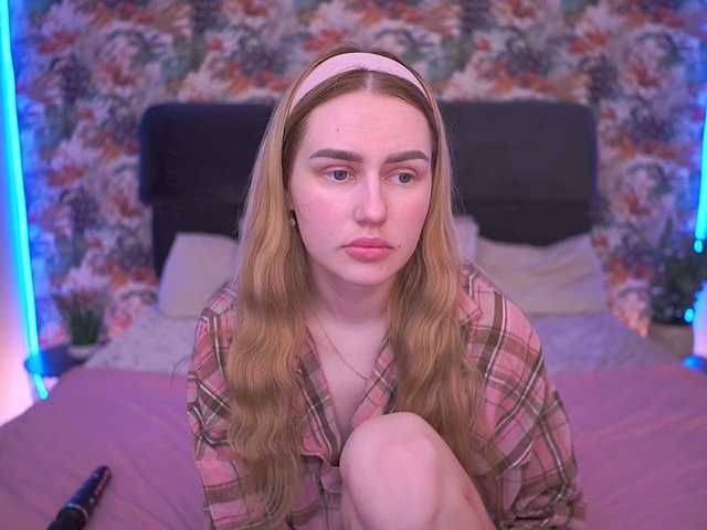 DivineJass's BongaCams show and profile