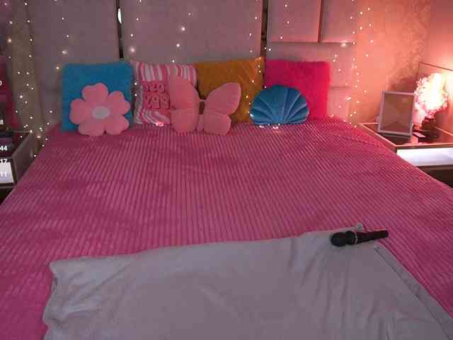 DivineJass webcam