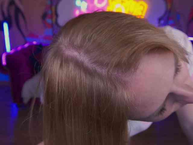 DivineJass webcam