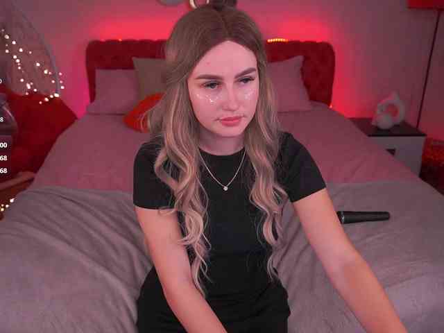 web cam striptease DivineJass