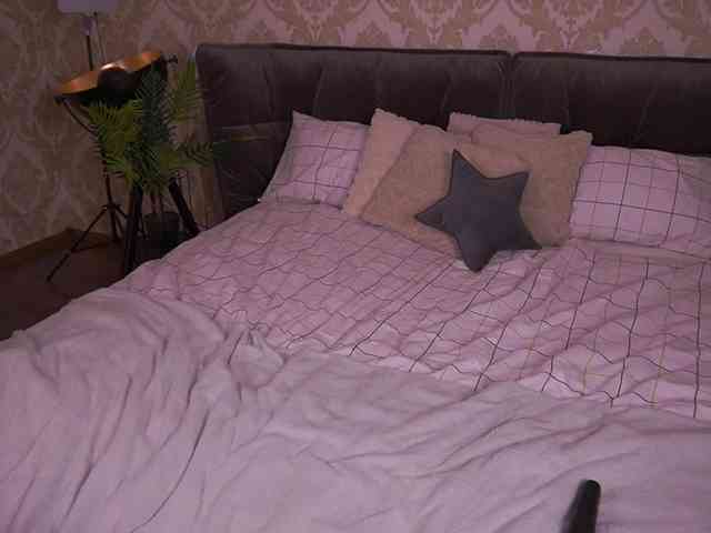 DivineJass webcam
